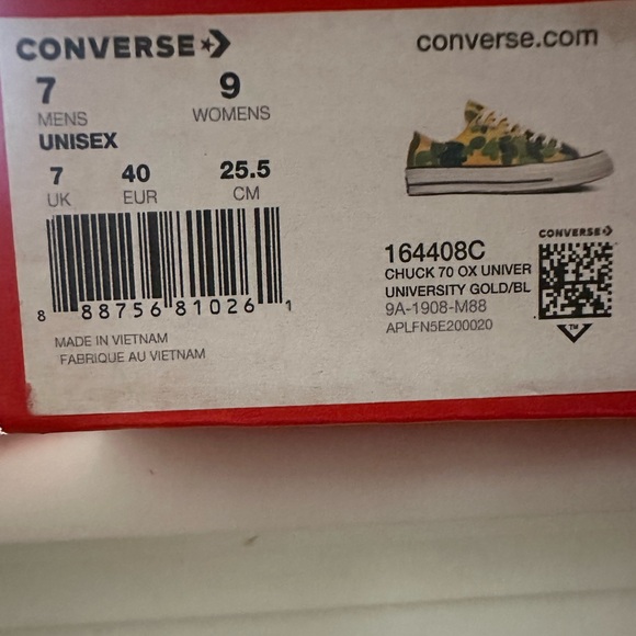 Converse Sneaker: Size 7MNS or 9WMS - Picture 4 of 4